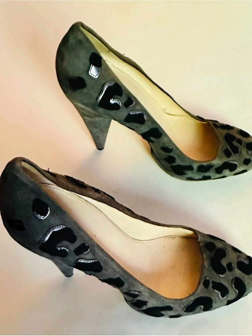 Prada Stiletto Heels Charcoal Grey Black Silver Suede Animal Leopard 39.5 US 9